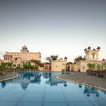 Uday Palace Navsari, A Member Of Radisson Individuals المظهر الخارجي الصورة