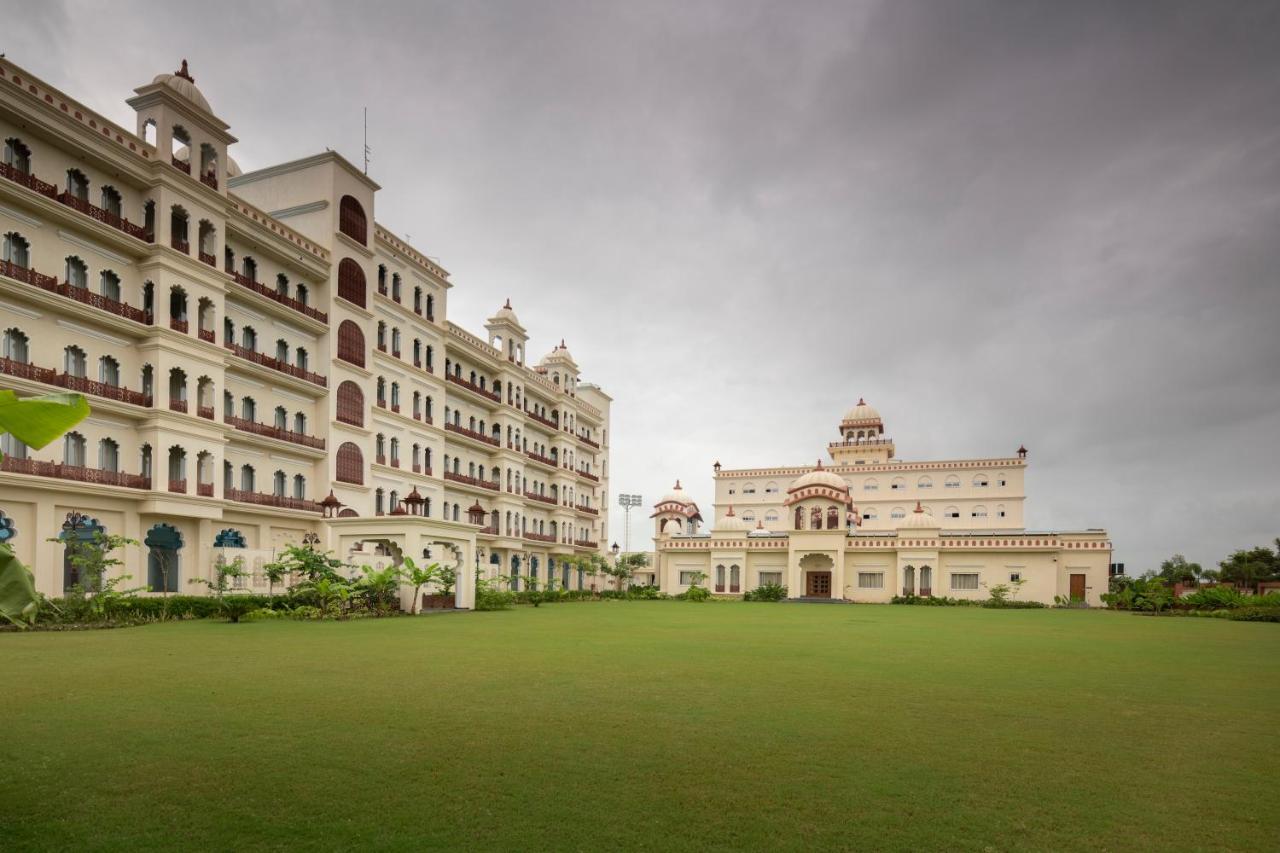Uday Palace Navsari, A Member Of Radisson Individuals المظهر الخارجي الصورة