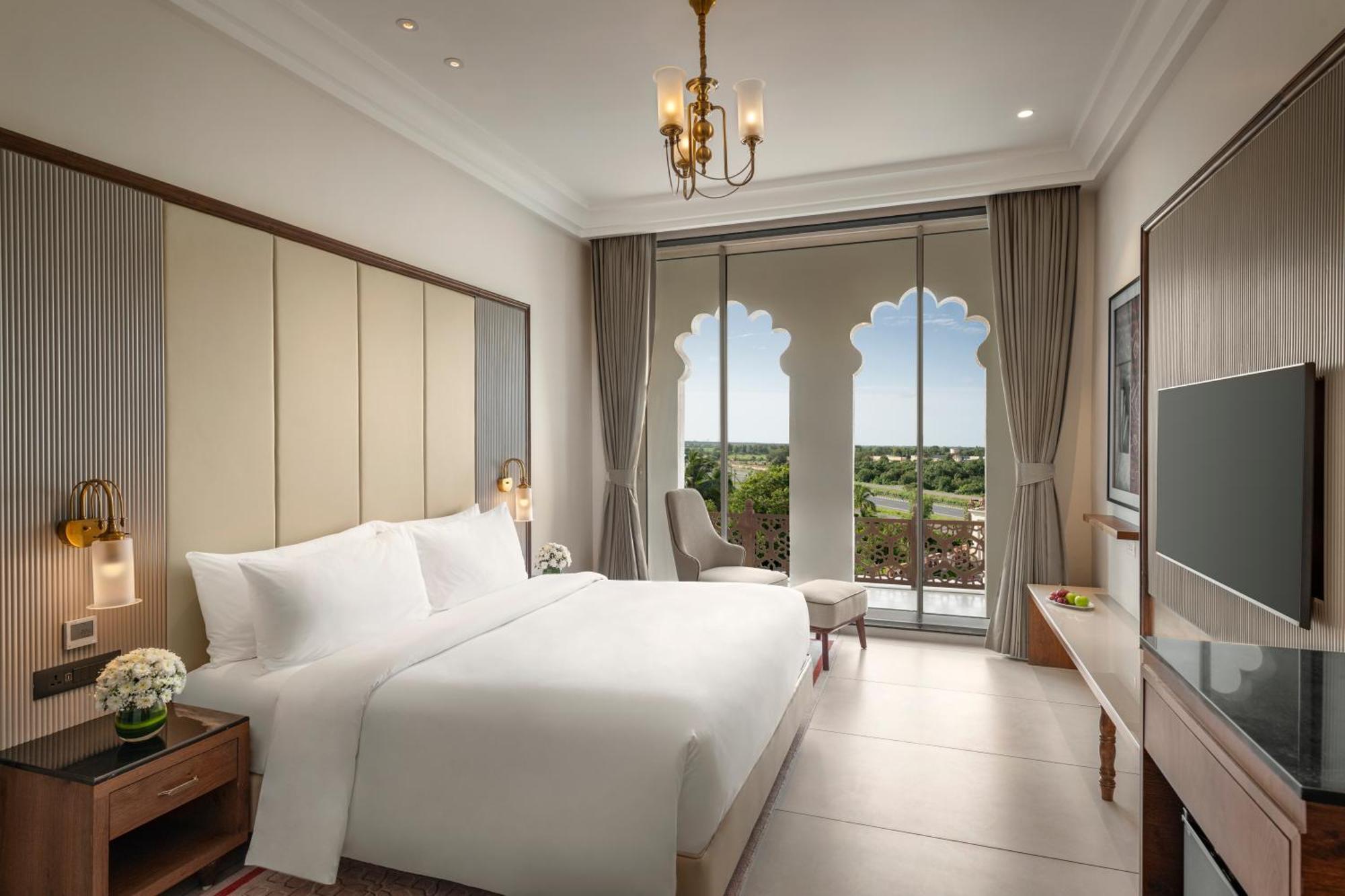 Uday Palace Navsari, A Member Of Radisson Individuals المظهر الخارجي الصورة